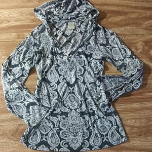 Long sleeved hooded pullover